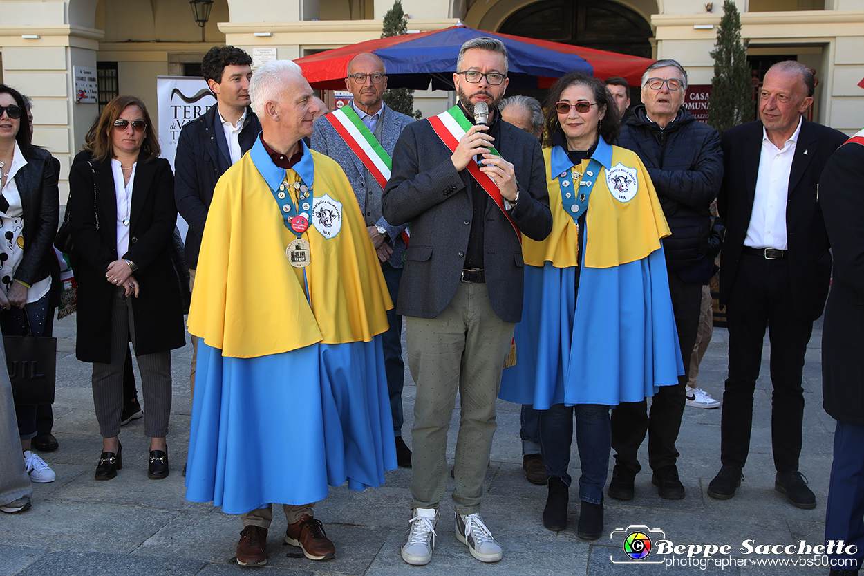 VBS_6808 - Fiera Storica di San Giuseppe 2024 - Alla Corte del Vino Barbera...la Salsiccia di Bra.jpg